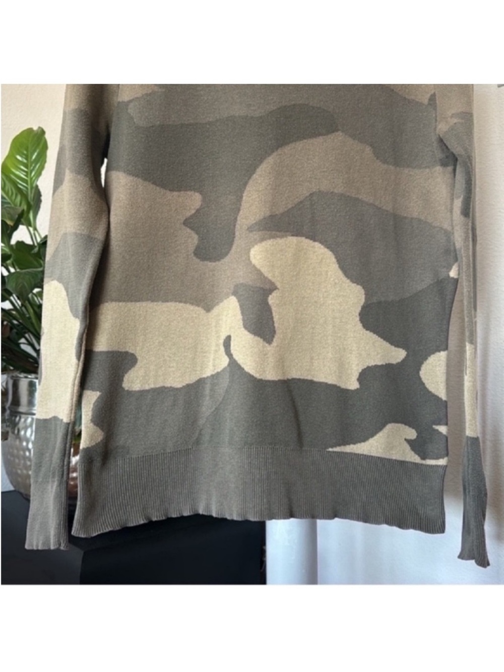 Mossimo Leopard Camouflage Knit Sweaters Sz M Crew Green Brown Black - Picture 4 of 14